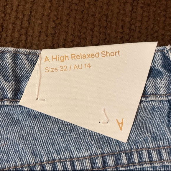 A Brand Shorts - Picture 3 of 4